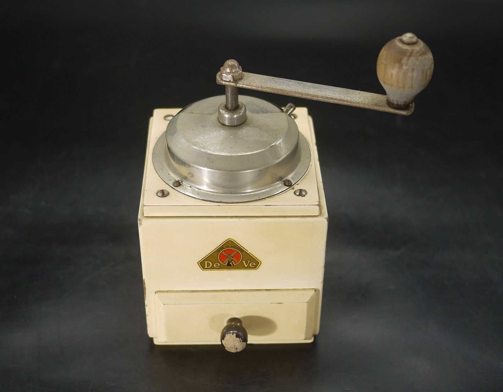 Moulin à café manuel en bois Pede Dienes modèle 718, années 1950 photo vinterior