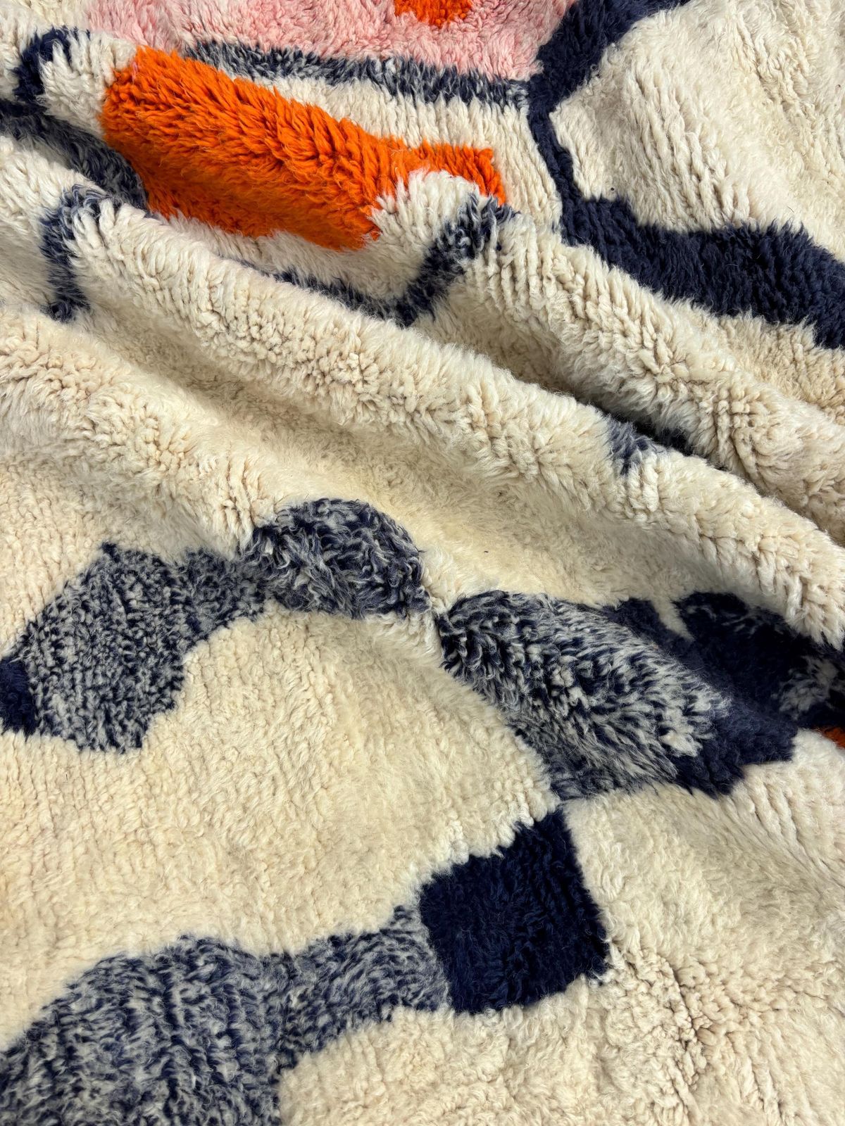 Wit en oranje Marokkaans vloerkleed 250x250 cm, authentiek Marokkaans vloerkleed, Berber tapijt, wollen vloerkleed, handgemaakt vloerkleed, Beni Ourain stijl, photo Textiel