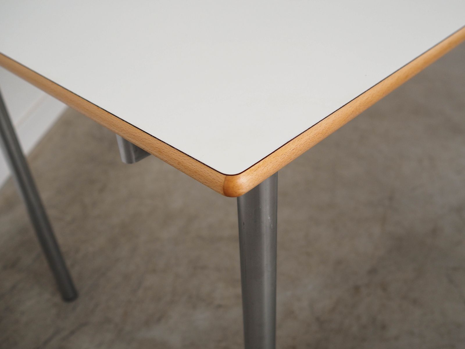 Gelamineerde tafel, Deens design, 2000, geproduceerd door Randers Møbelfabrik photo vintage