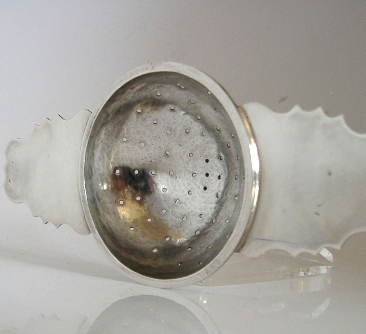 Grande passoire à thé et jus de citron en argent sterling martelé, 16,5 cm, 70 g, 1974 photo Décoration