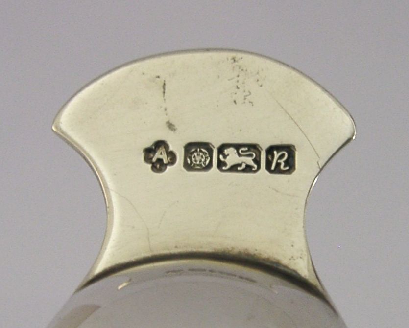 Bijzondere Asprey Engelse sterling zilveren theelepel in de vorm van een hand, 1991 photo Woonaccessoires