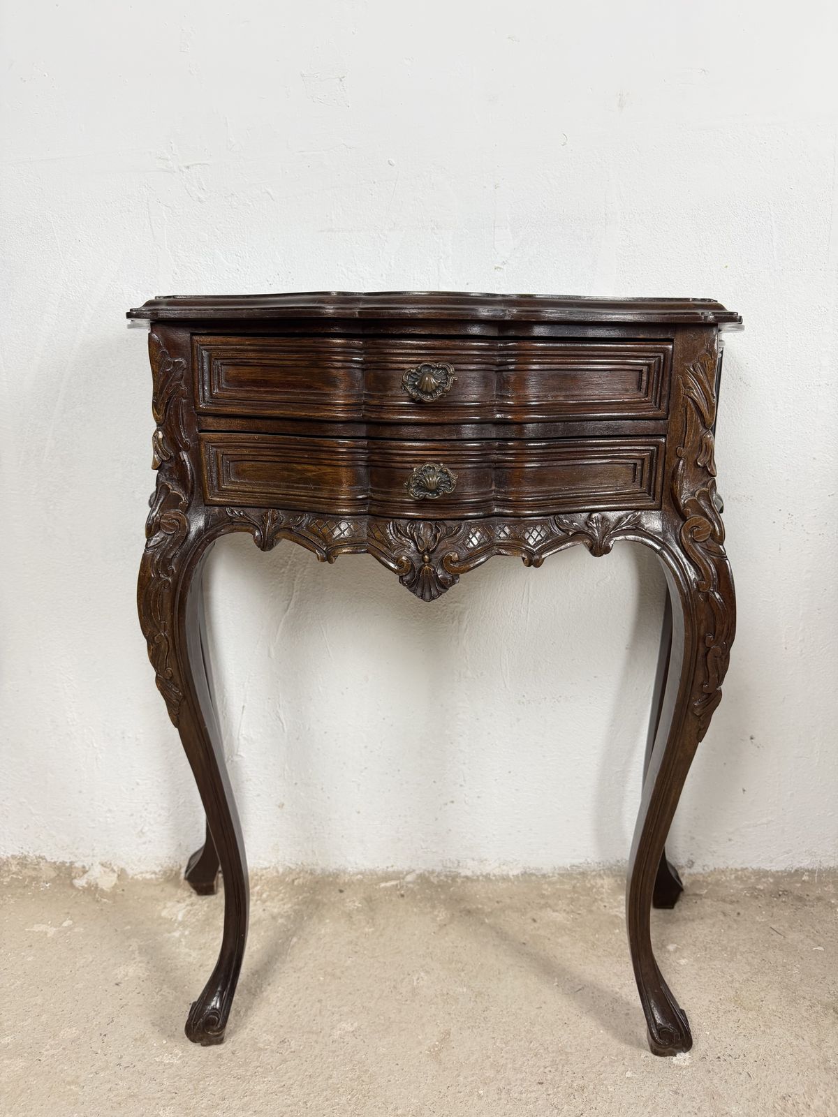 Paar Franse Louis XV Stijl Bombe Nachtkastjes Met Twee Lades photo buy