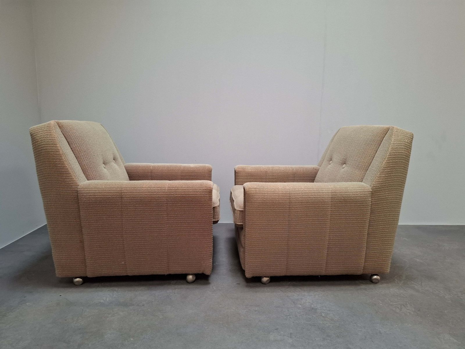 photo buy Paar Wiberg Mid-Century Modern fauteuils van Up Závody Rousínov, 1980