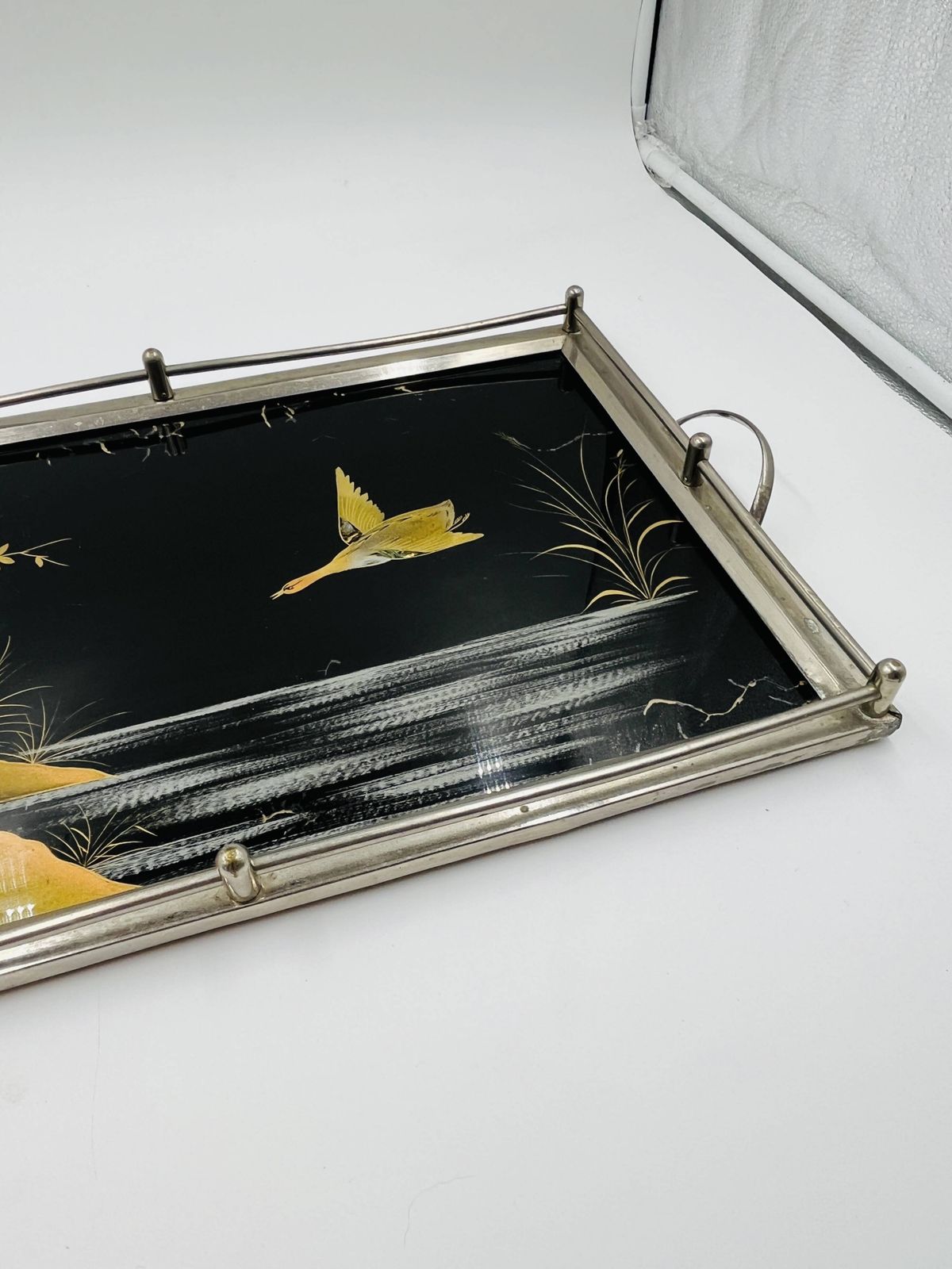Art Deco dienblad, beschilderd glas en parelmoer photo vinterior