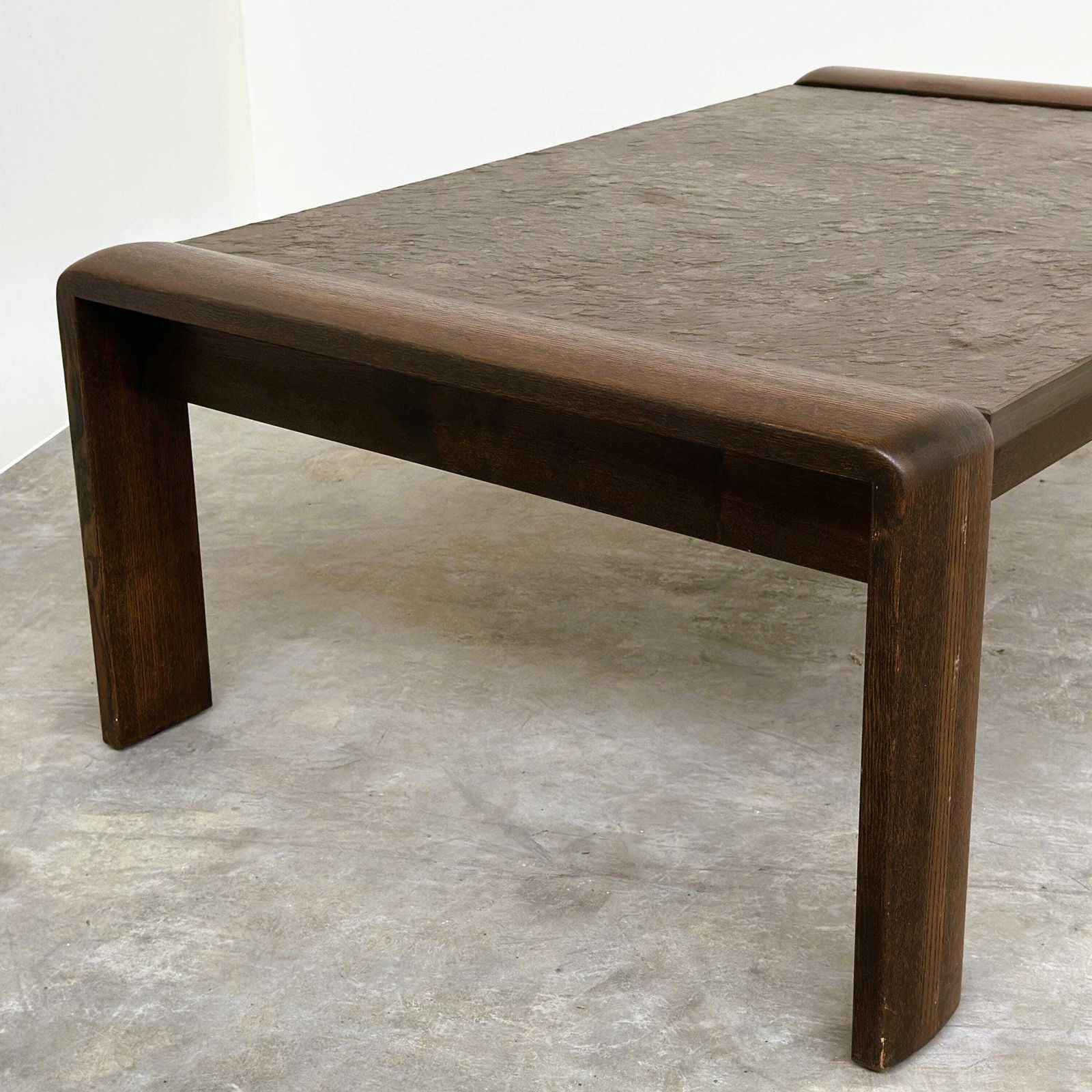 Vintage Belgische eiken en fossiel leisteen salontafel, Brutalist Modern, jaren 1970 photo vinterior
