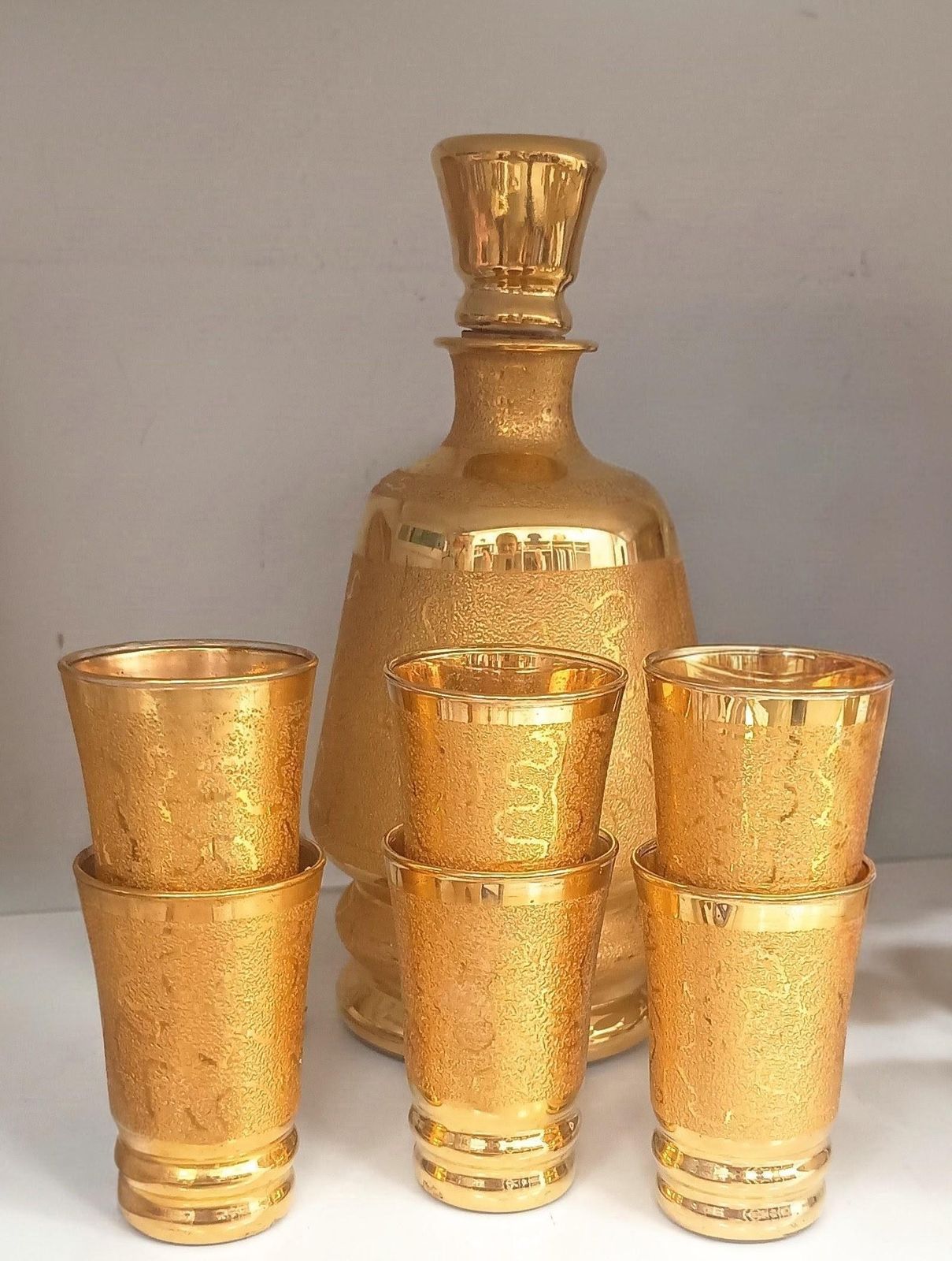 photo vintage Belgisch Laeken Cristal Mid Century Gouden Likeur Vodka Set 6 Shotglazen, Hollywood Regency