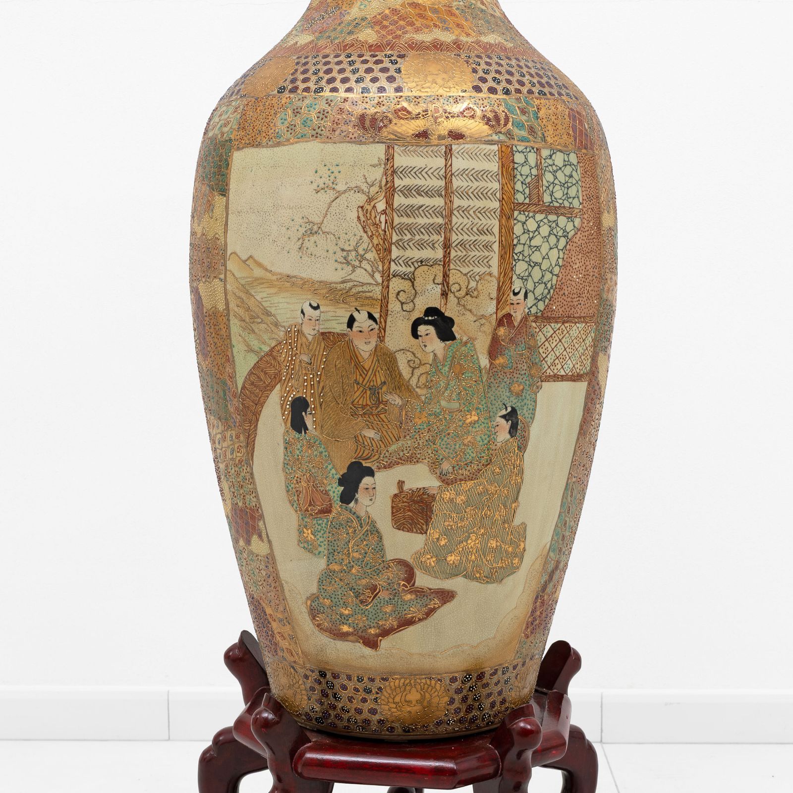 Large Japanese Royal Satsuma Vase With Figural And Gilt Decoration photo for sale