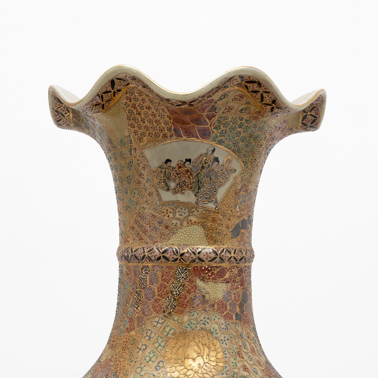 Large Japanese Royal Satsuma Vase With Figural And Gilt Decoration photo 1628.0