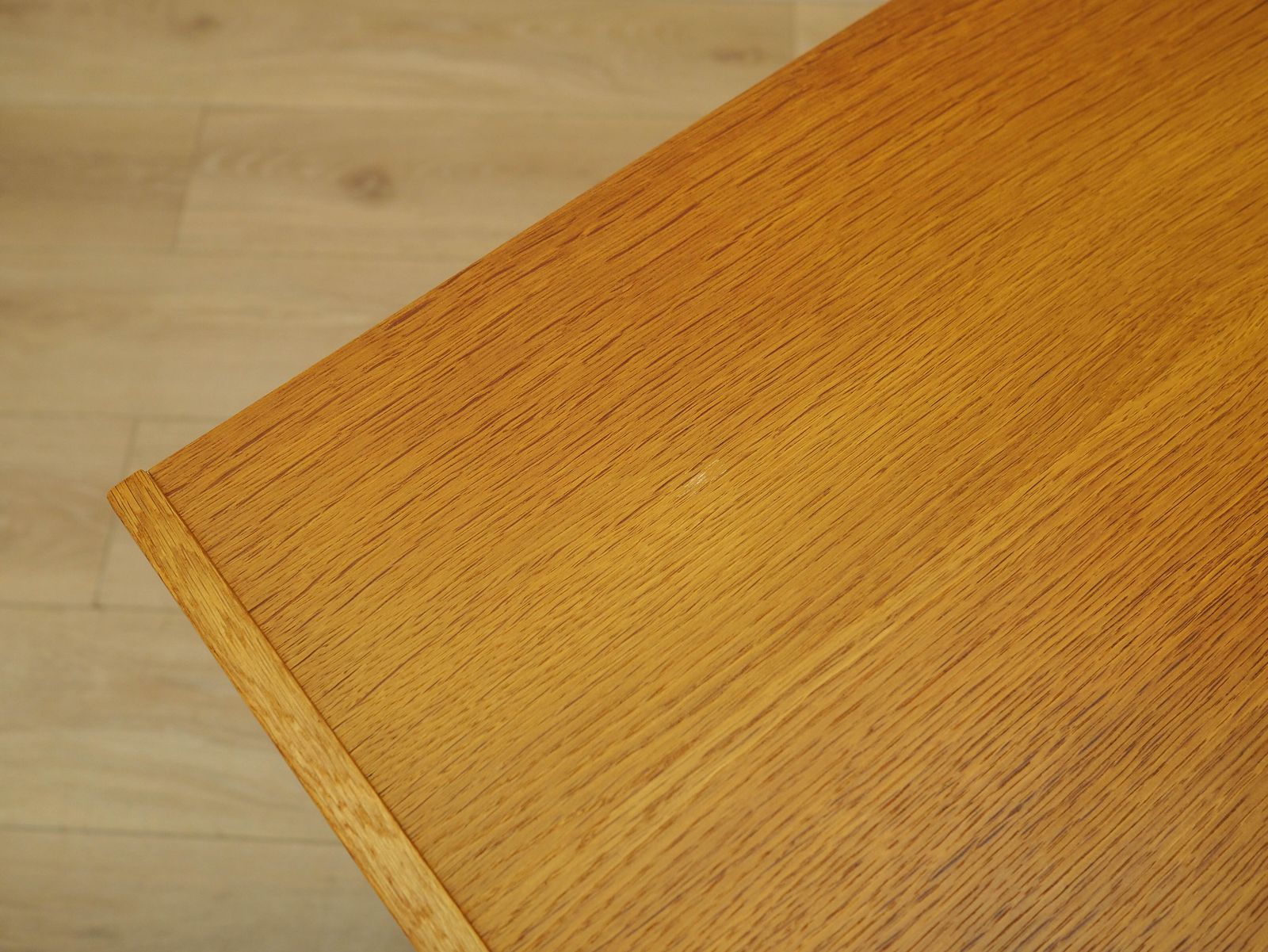 Commode danoise en placage de frêne, années 1970, poignées rondes et pieds noirs photo buy