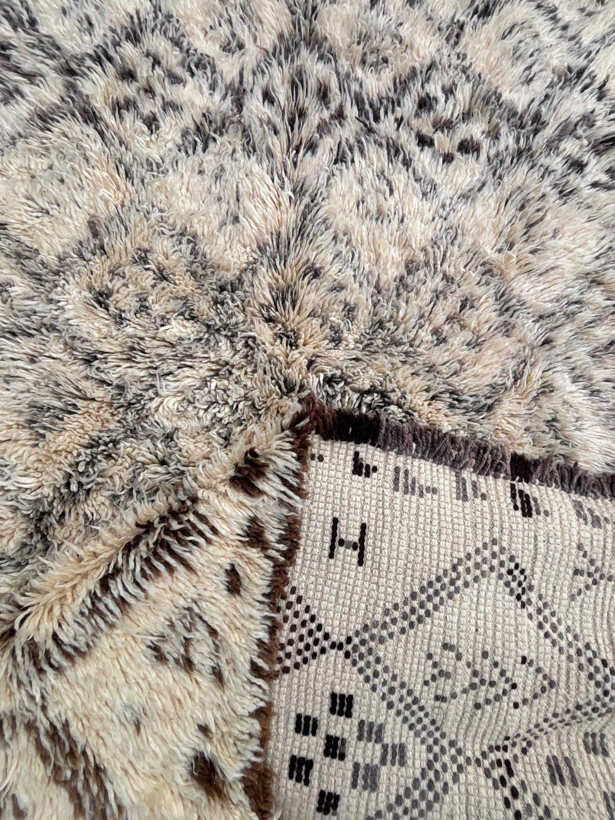 Tapis Beni Ourain berbère marocain vintage, 190 x 340 cm, tapis marocain berbère, tapis marocain Beni Ourain. photo for sale
