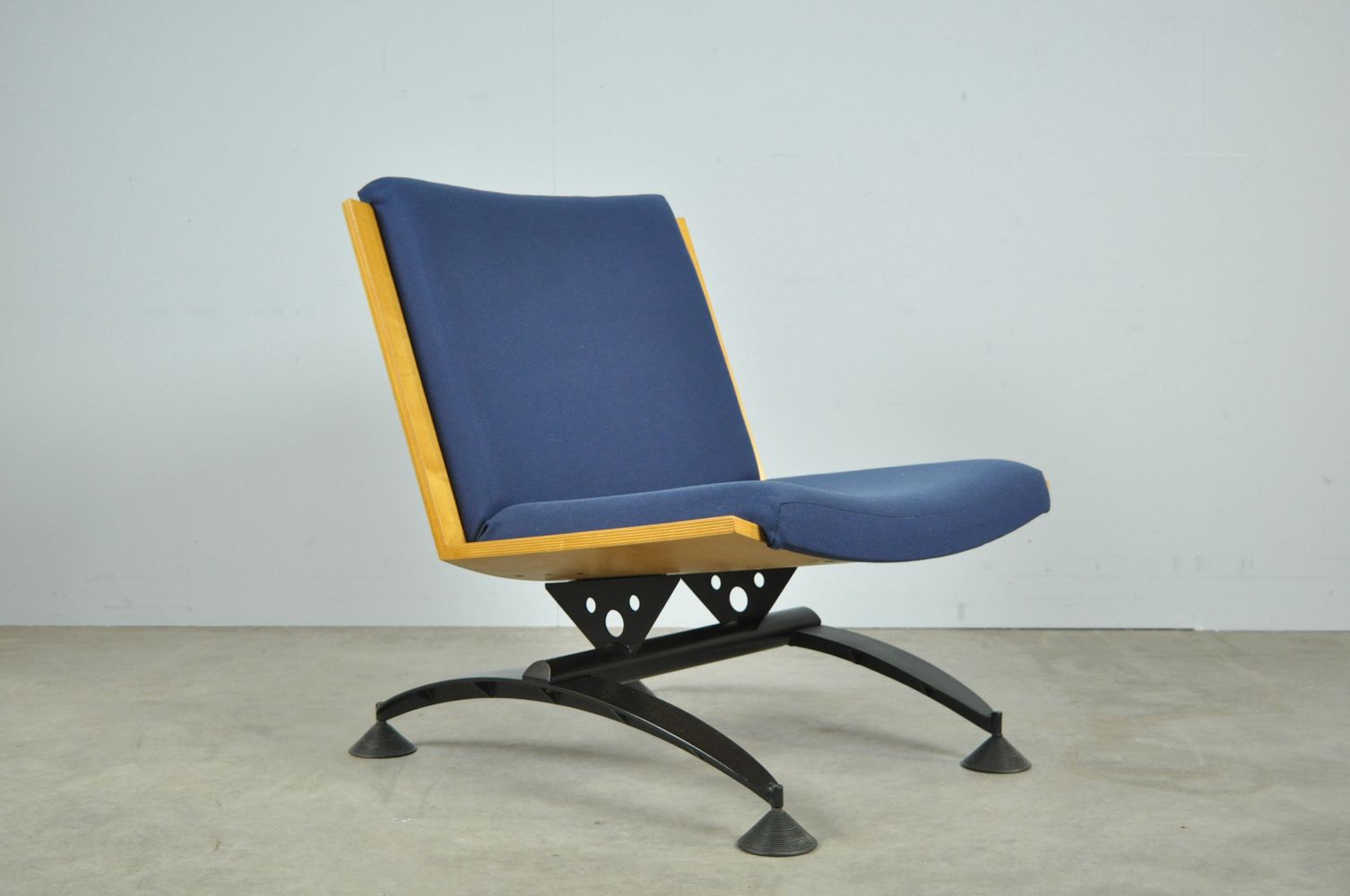 Postmoderne Nederlandse Vintage Fauteuil uit de jaren 80 van Mazairac & Boonzaaijer. photo furniture