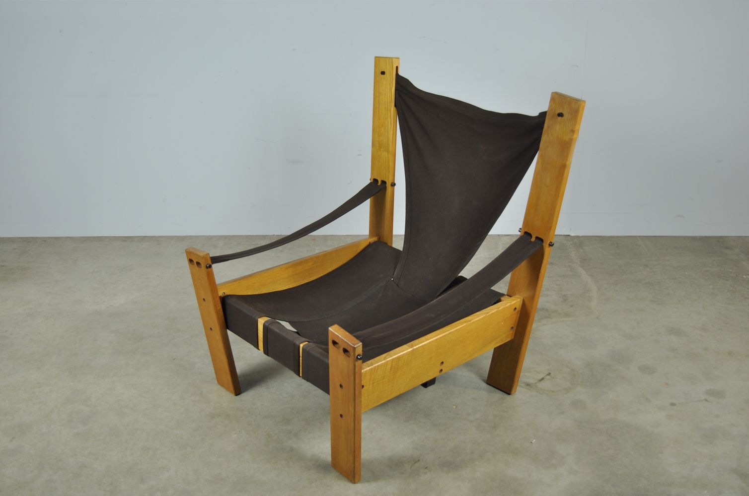 photo furniture Unieke Nederlandse Brutalist fauteuil van John De Haard, jaren 1960