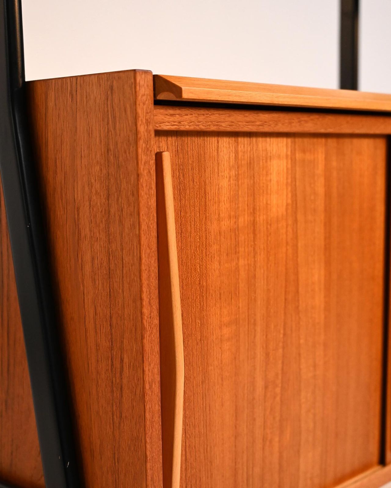 photo vinterior Scandinavian Modular Teak And Lacquered Wood Shelving Unit, 1960s