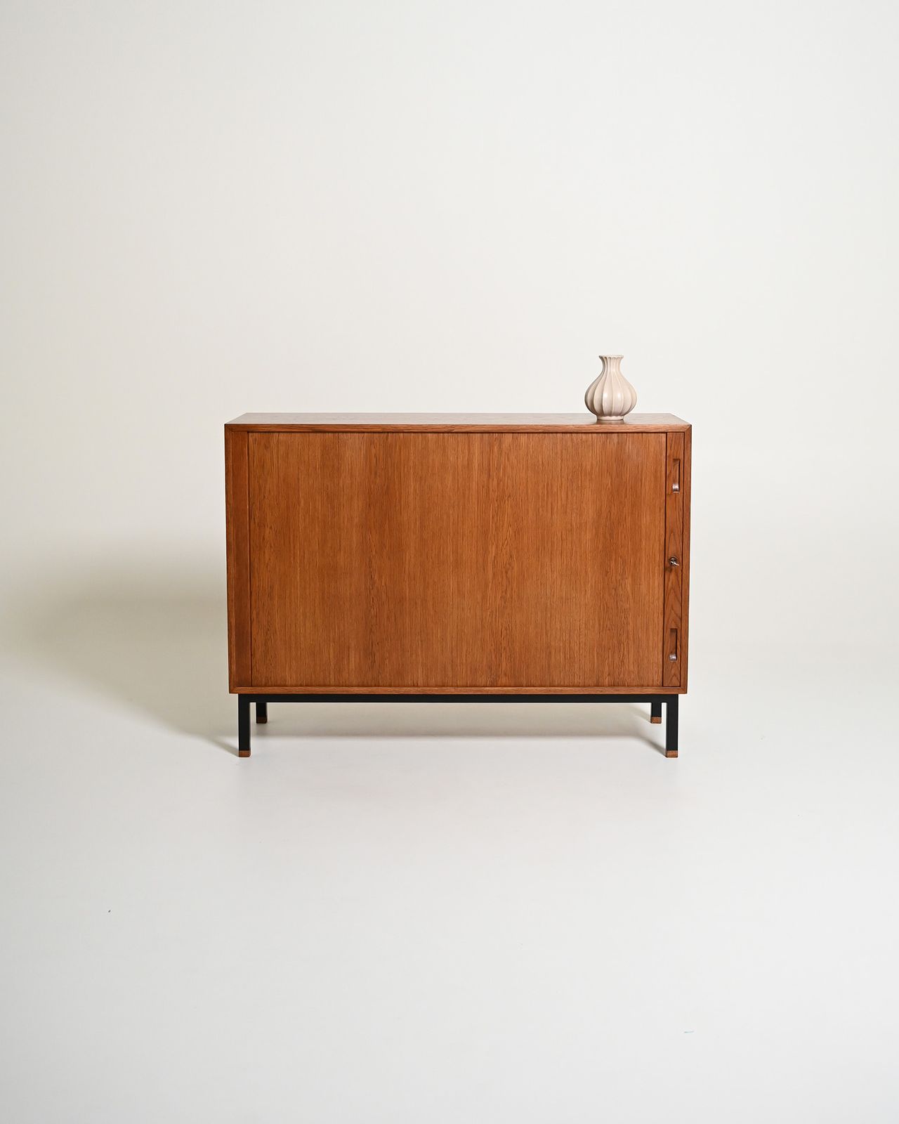 Scandinavische eikenhouten tambourkast, jaren 1960 photo for sale