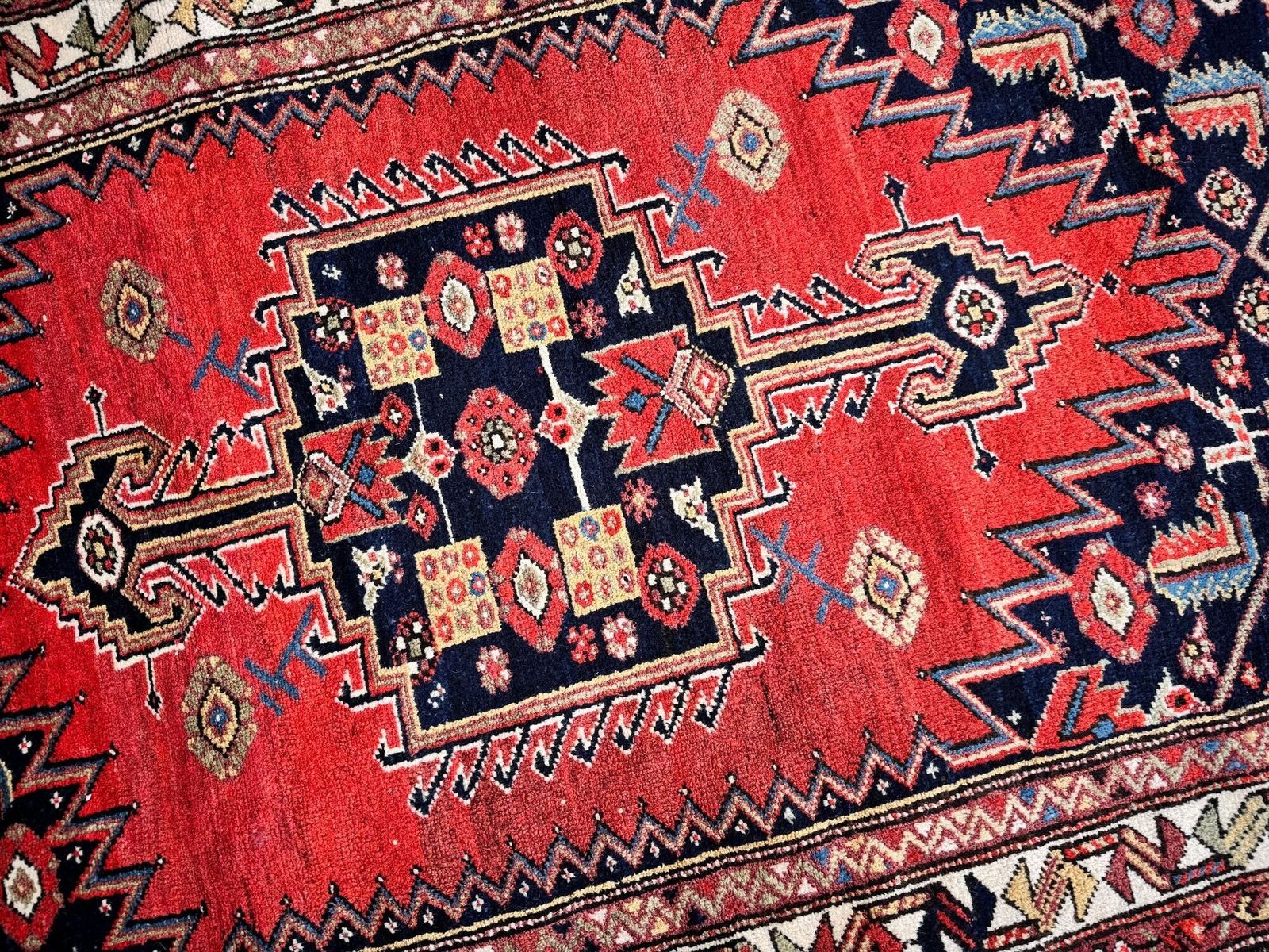 Textiles Antique Luri Rug 1.97m X 1.30m photo