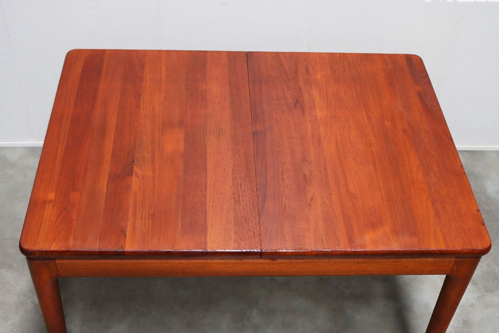 Uitschuifbare Deense Eettafel van Glostrup Møbelfabrik 1965 Massief Teak photo for sale