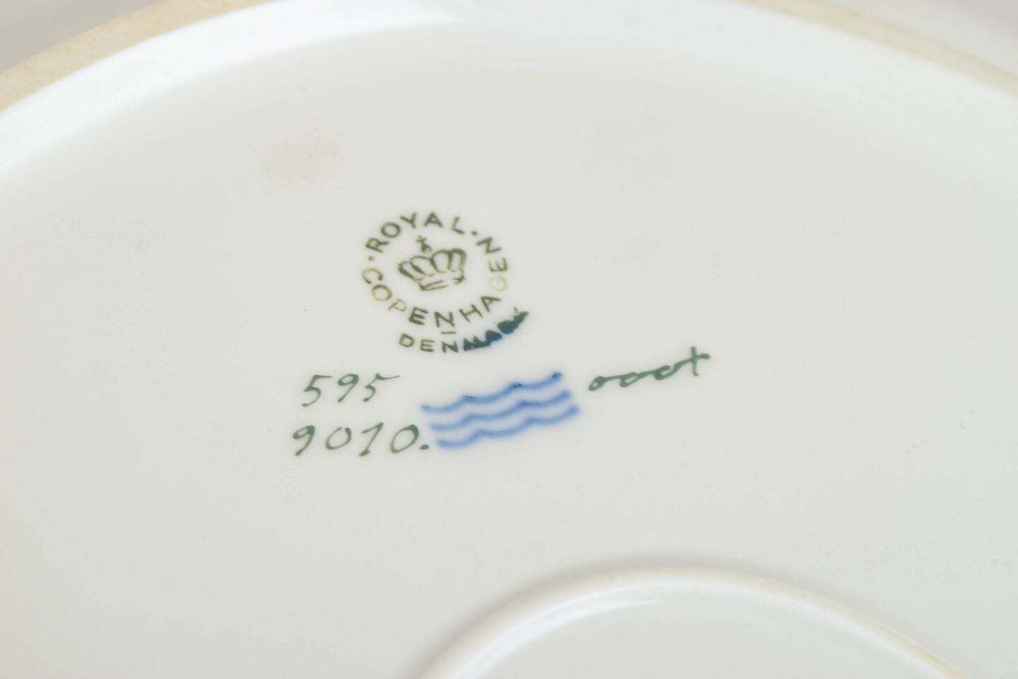 Royal Copenhagen Golden Basket, grand plat de service ovale en porcelaine. photo furniture