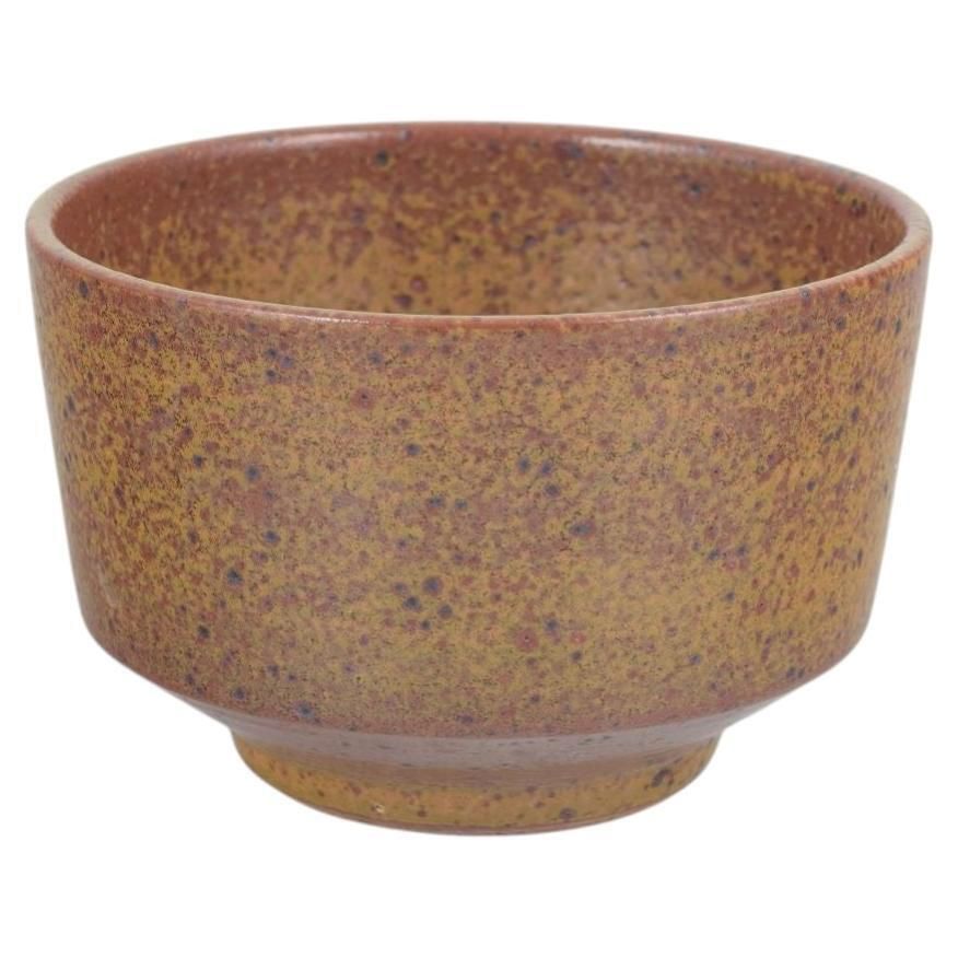 Marianne Starck voor Michael Andersen. Stoneware schaal in warme bruin-gele tinten.