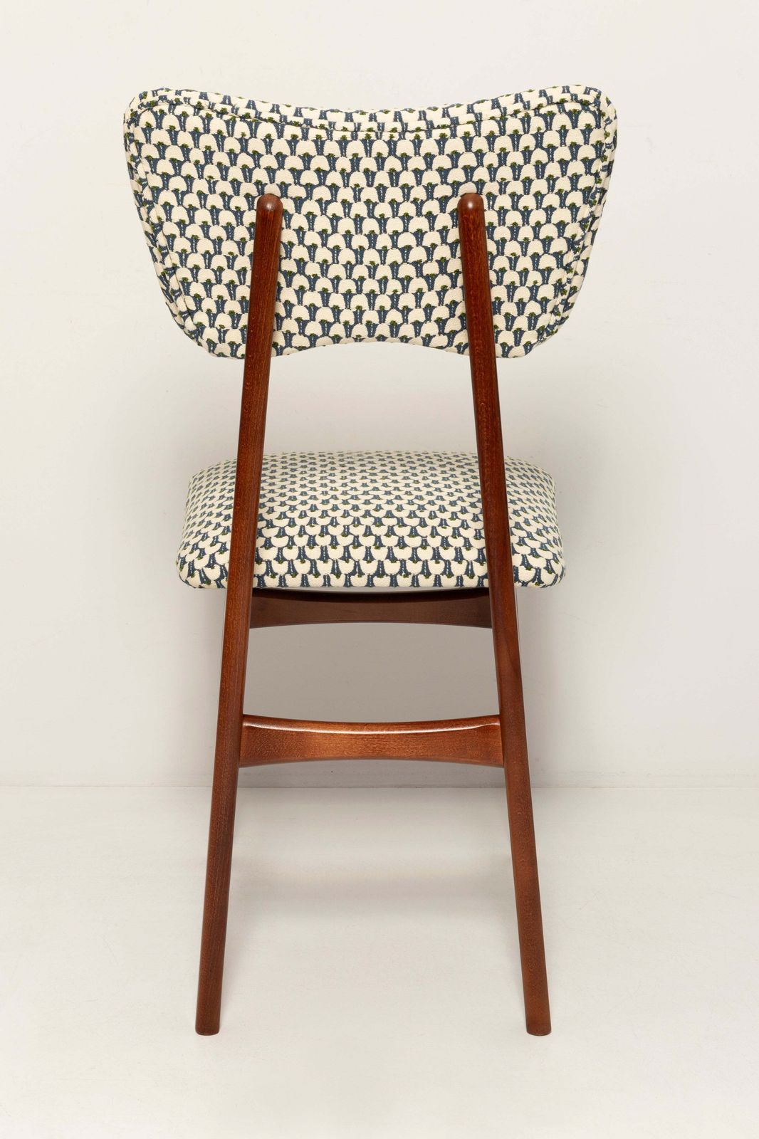 Mid Century Butterfly Chair, wit en blauw jacquard, walnoothout, Europa, jaren 1960 photo buy