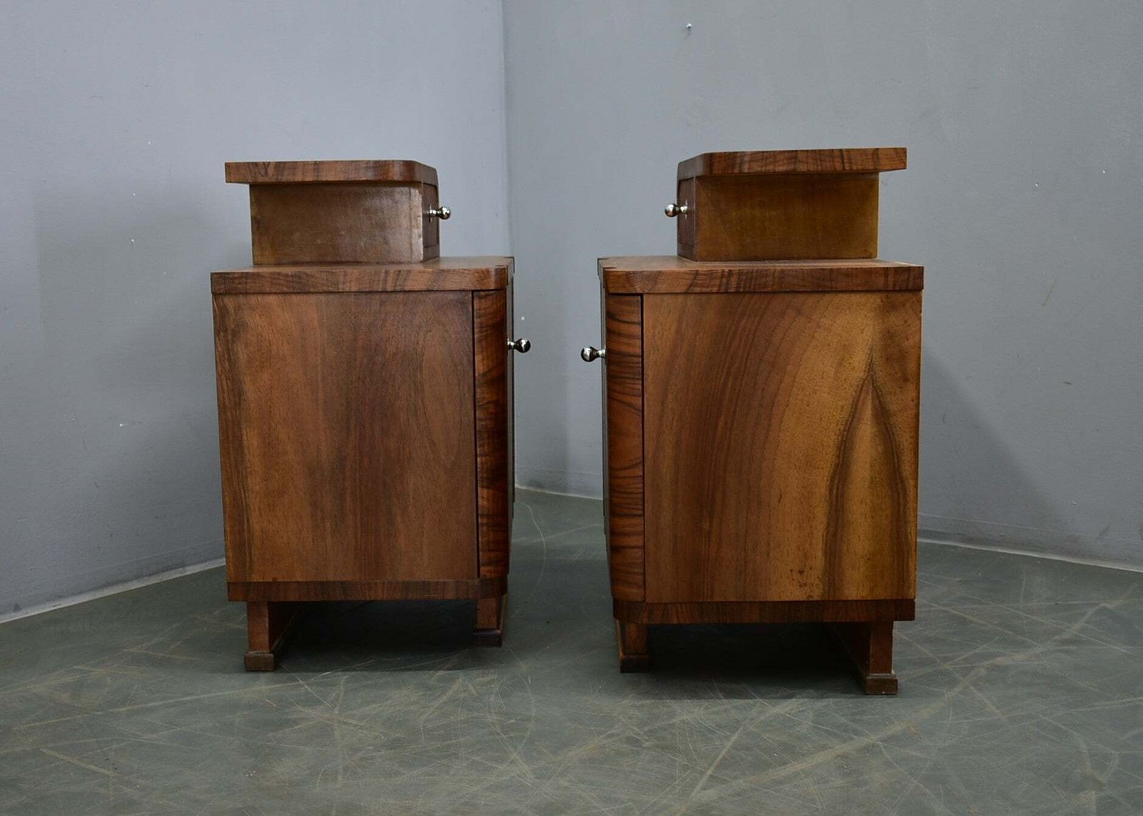 photo furniture Paar art deco nachtkastjes, Tsjecho-Slowakije, 1934