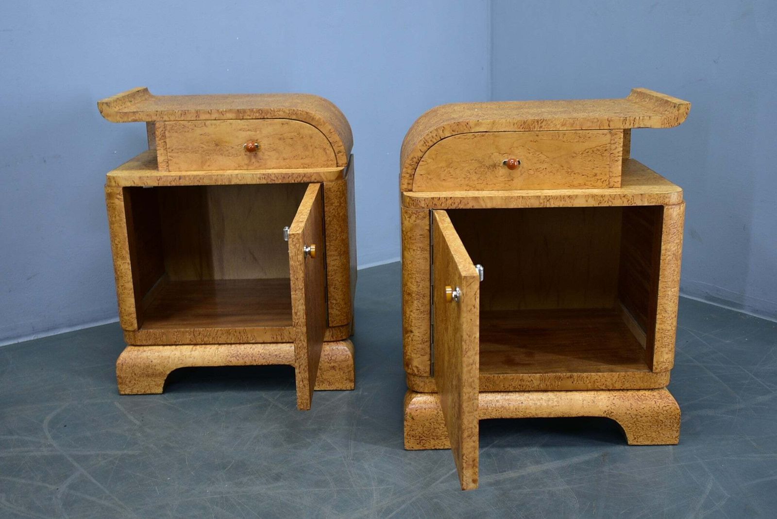 Paar art deco nachtkastjes, Tsjecho-Slowakije, 1937 photo furniture