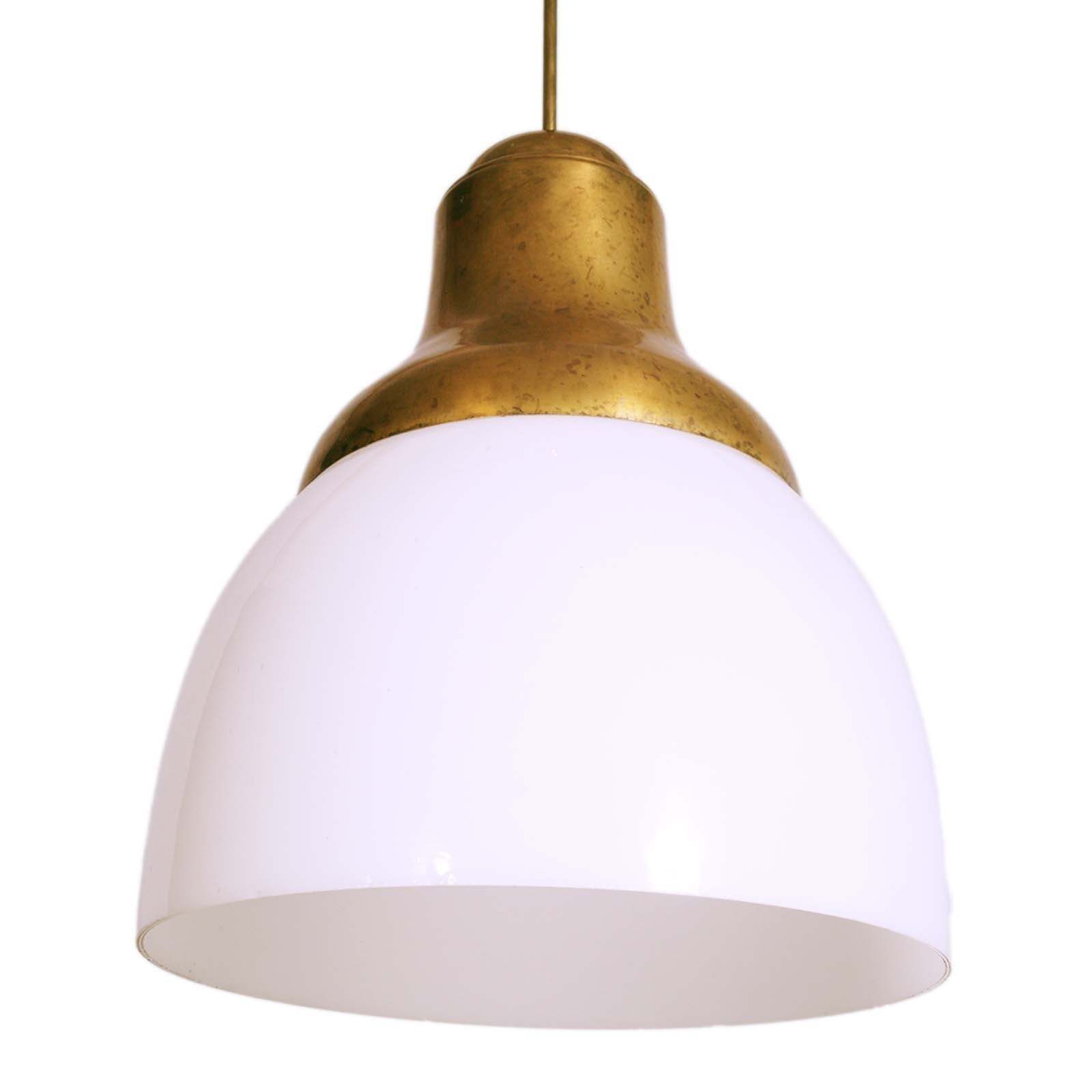 Italiaanse messing hanglamp met Murano lattimo glas, Luigi Caccia Dominioni voor Azucena photo Verlichting