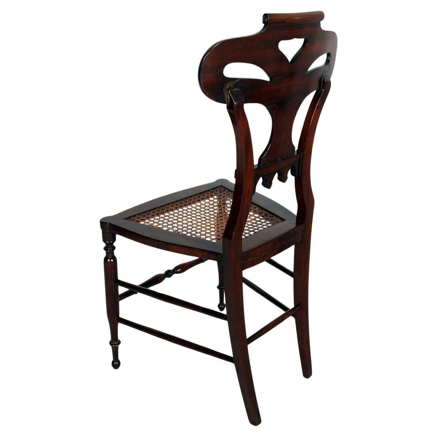 Paar Art Nouveau stoelen in walnoot, gegraveerd en gesneden photo 12983.0