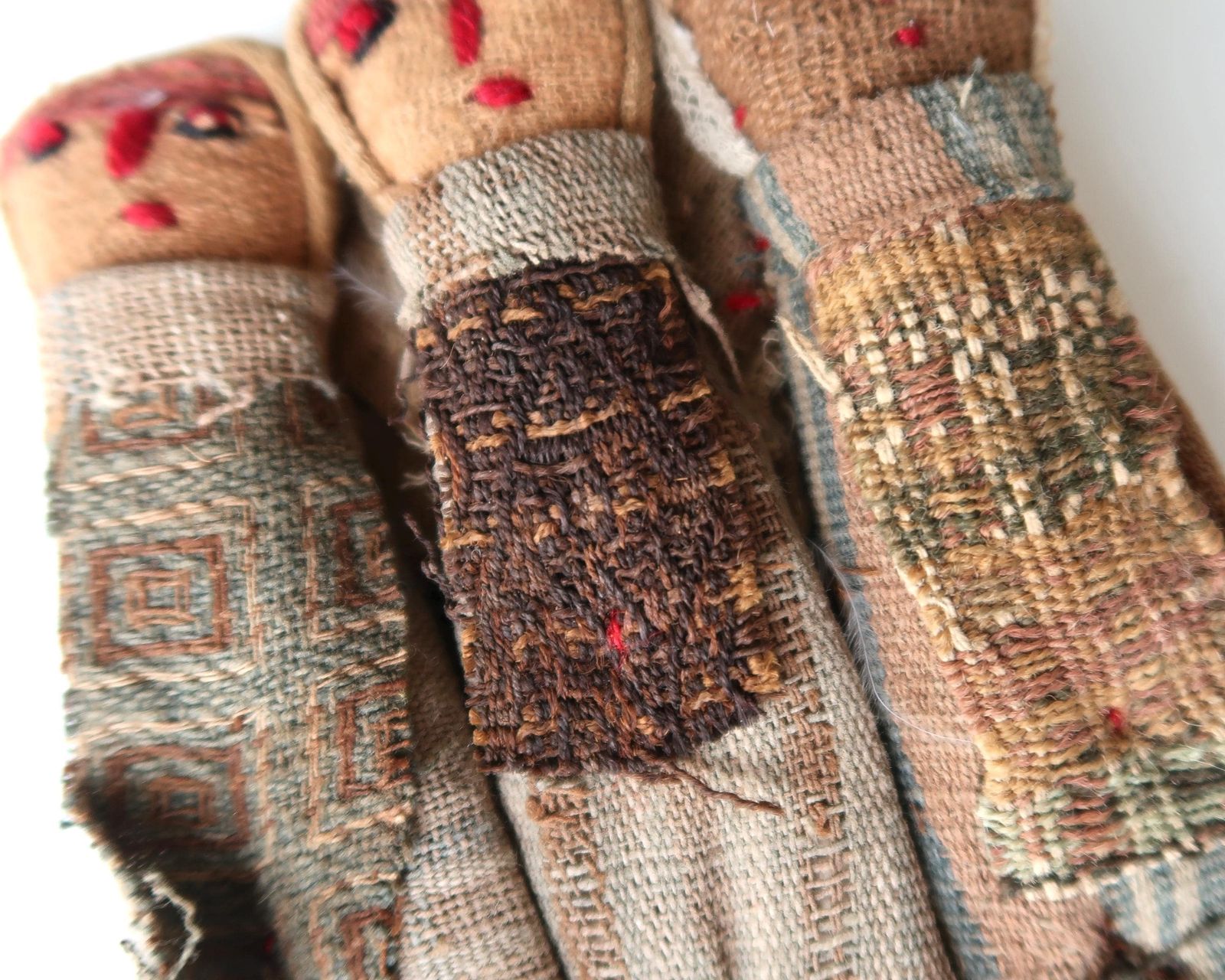 Vintage Peruvian Wall Hanging Textile Chancay Folk Dolls, 1970s / Peru, Burial Dolls, Lucky Charm, Home Decor photo Home Decor