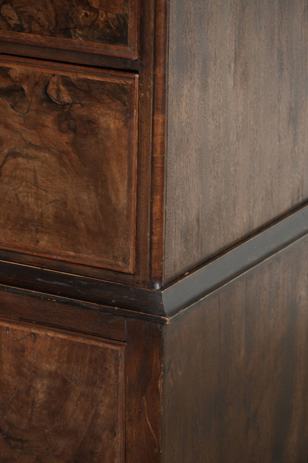 Large Antique 18th Century English Oak Double Chest Of Drawers With Burr Walnut Veneer And A Very Beautiful Appearance. photo vintage