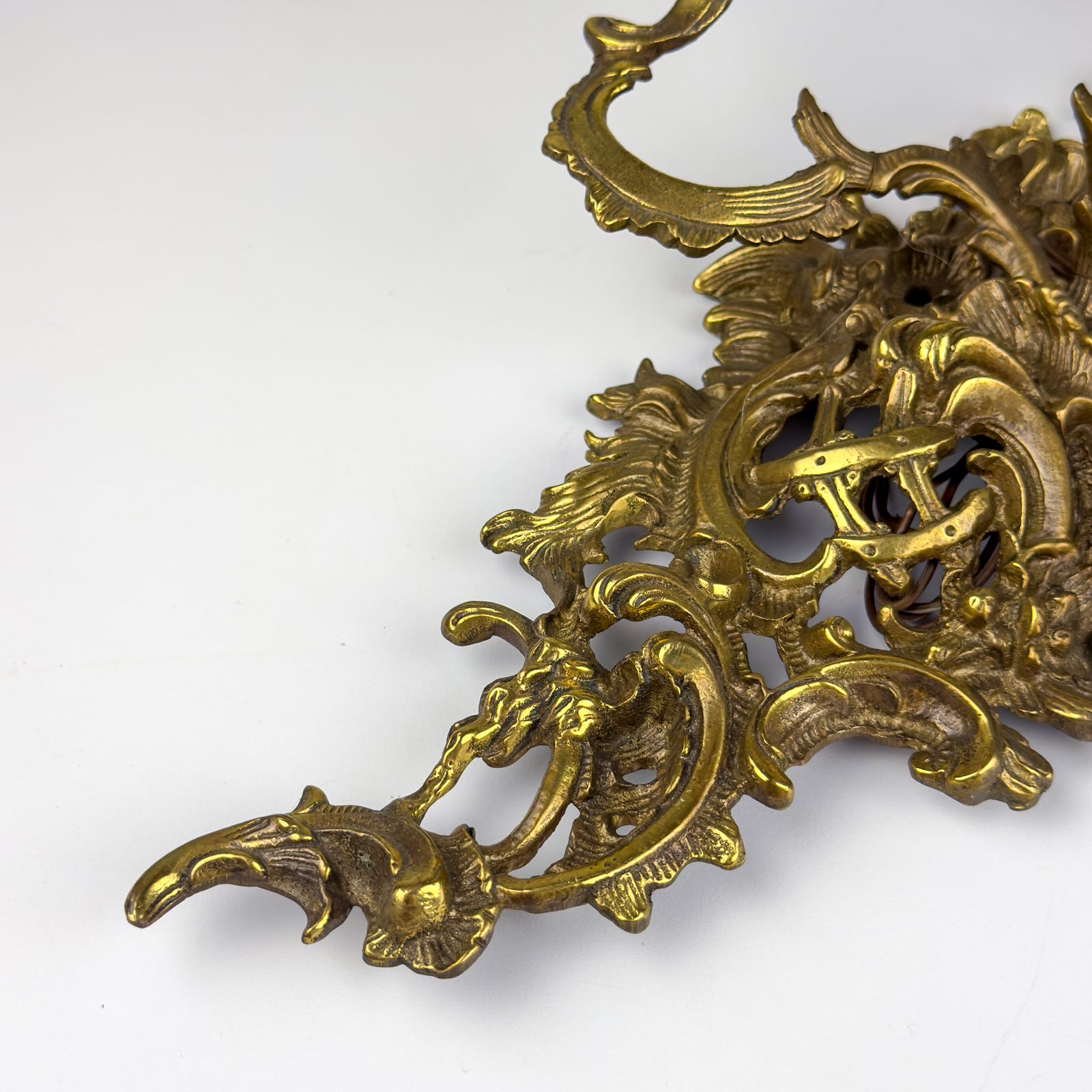 Vintage Bronzen Wandlamp   Italiaans Interieur   Italië, jaren 1930 photo furniture