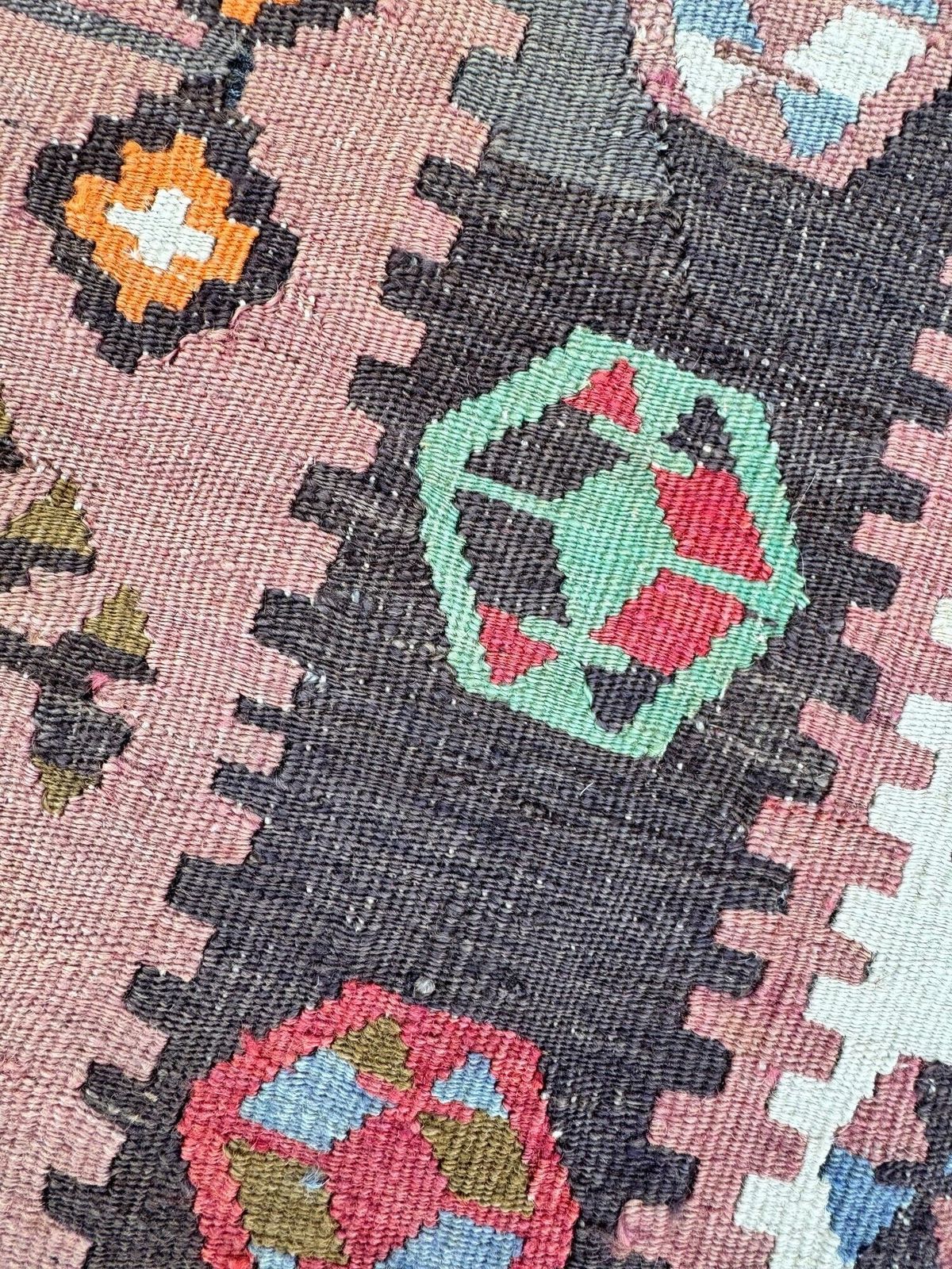 photo furniture Kilim Kruk 0,42m x 0,31m x H0,24m