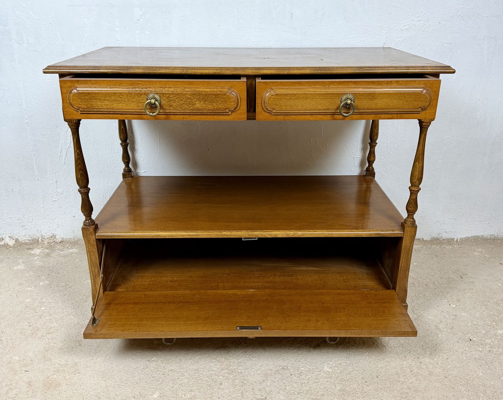 Spaans dressoir met schappen en zes lades, jaren 1980 photo buy