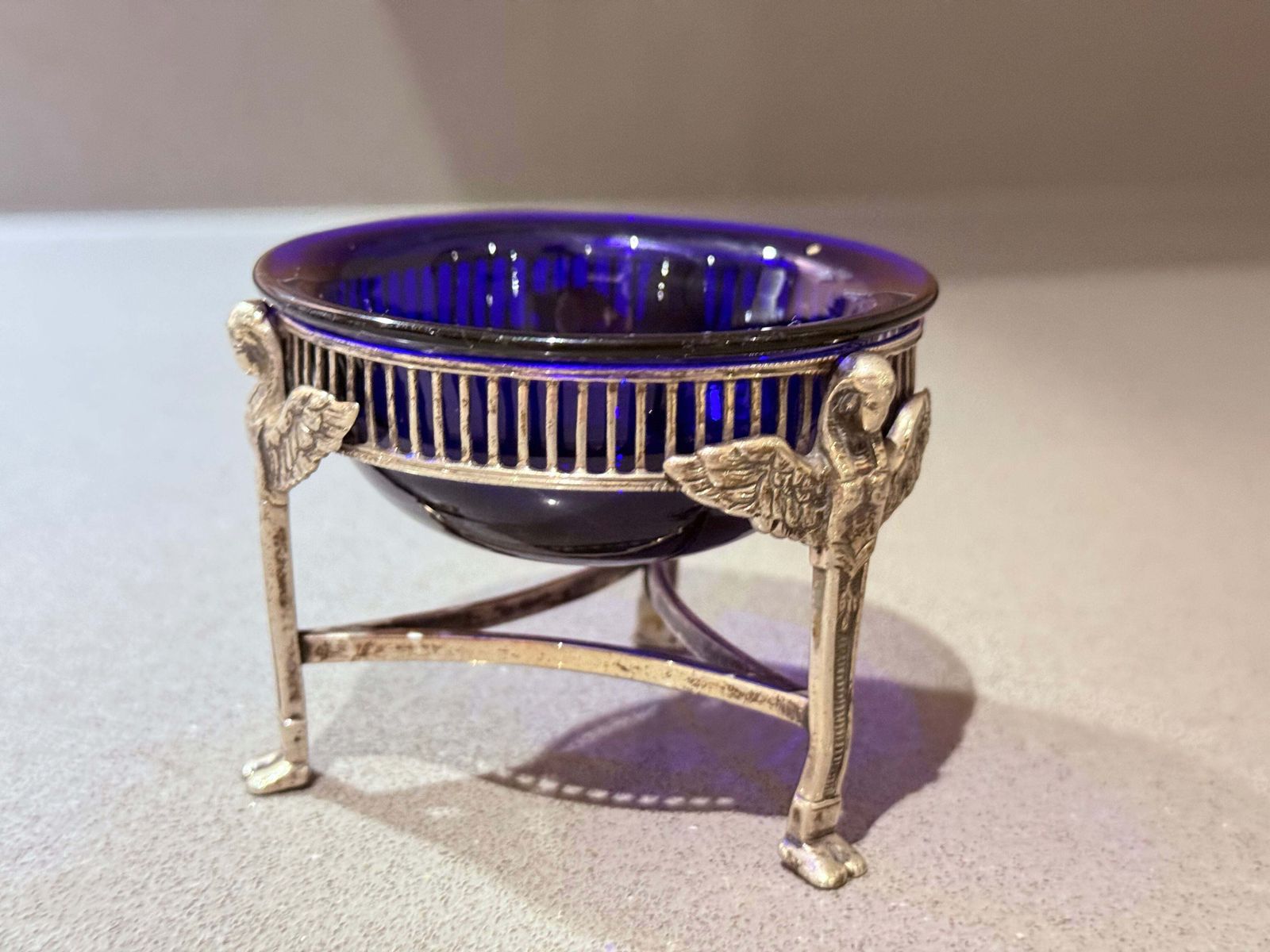 Paar Vintage Verzilverde Zwanen Zoutvaatjes met Kobaltblauw Glazen Inzet photo furniture