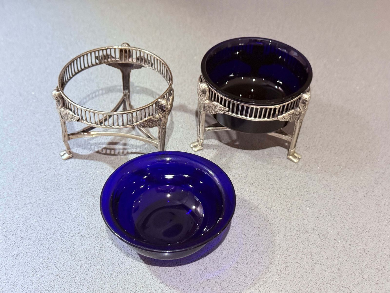 Paar Vintage Verzilverde Zwanen Zoutvaatjes met Kobaltblauw Glazen Inzet photo Woonaccessoires