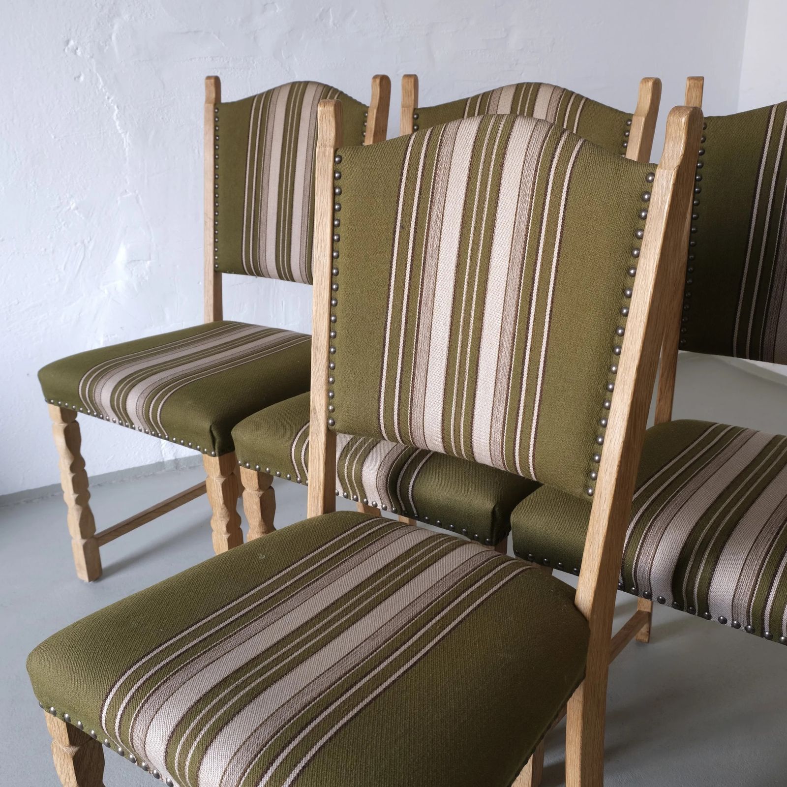 6 Eikenhouten Eetkamerstoelen van Henning Kjaernulf, Denemarken, jaren 1950 photo buy