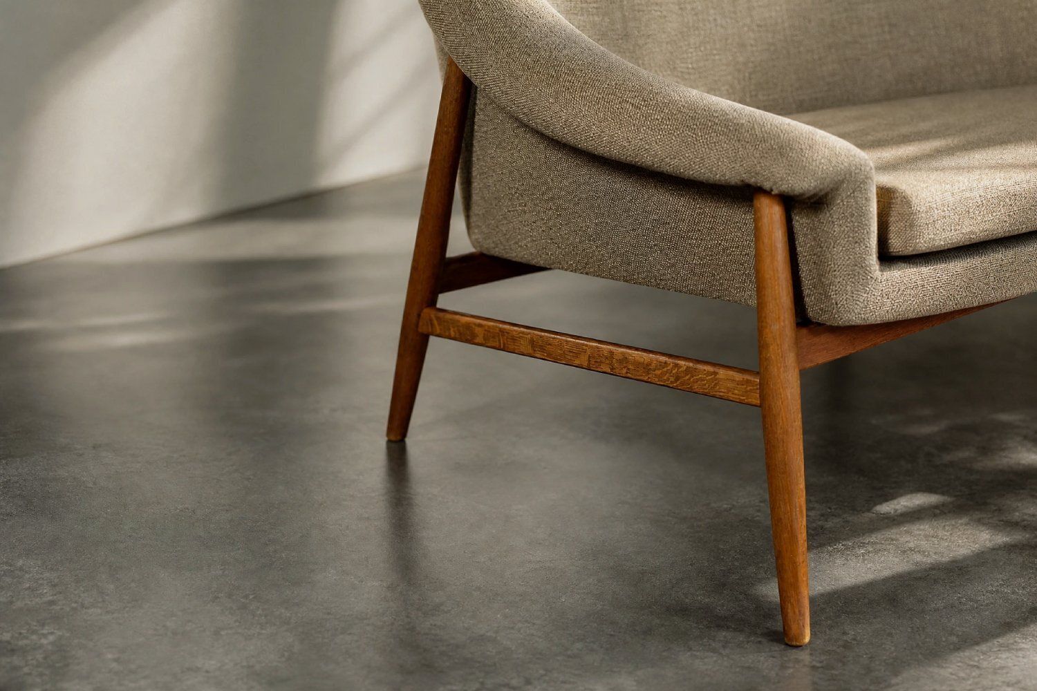 photo furniture Canapé scandinave mid-century modern 2 places Grace en tissu brun, IKEA, 1961