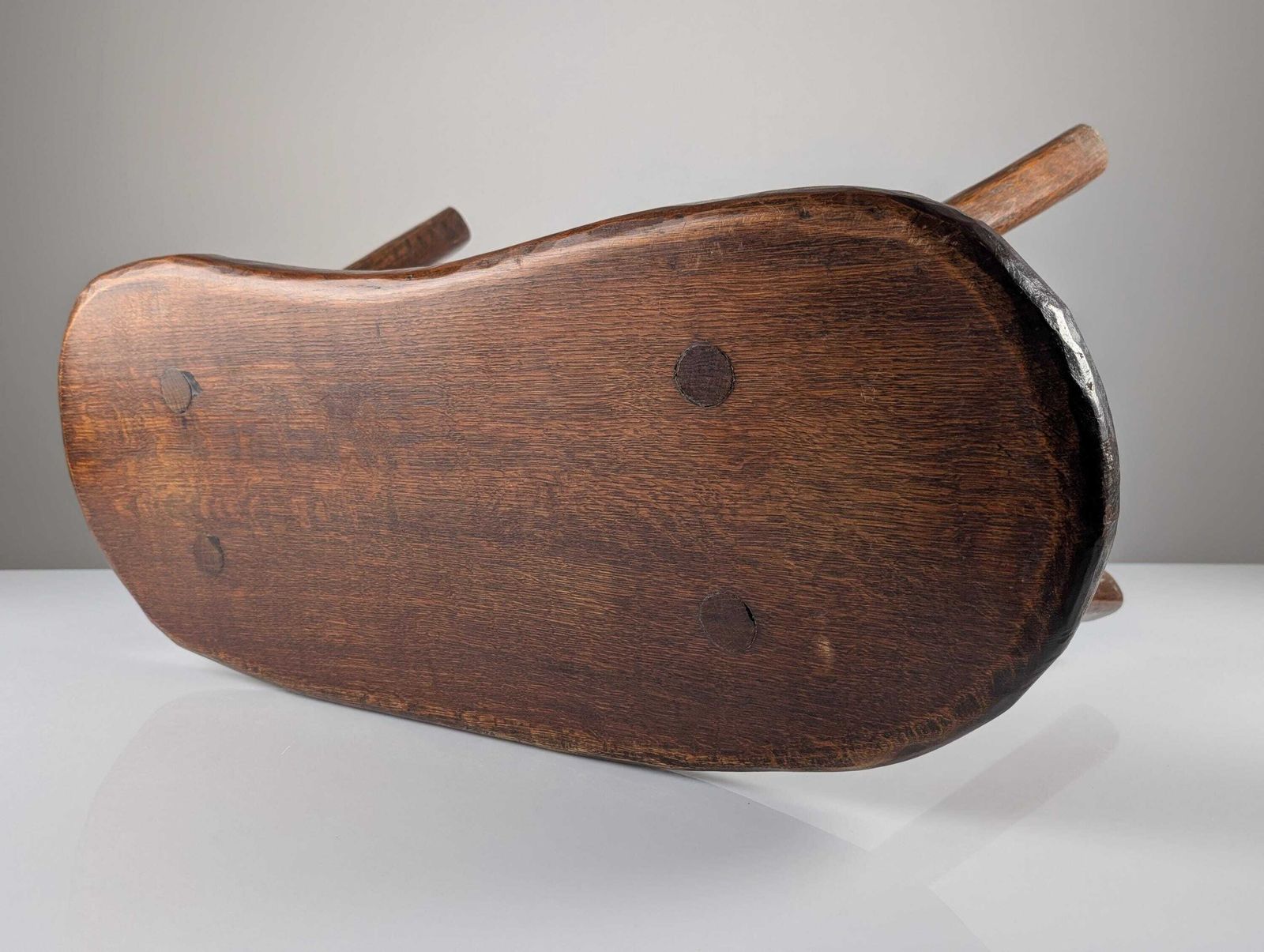 Banc rustique en bois sculpté à la main, plateau de forme organique libre, années 1940 photo buy