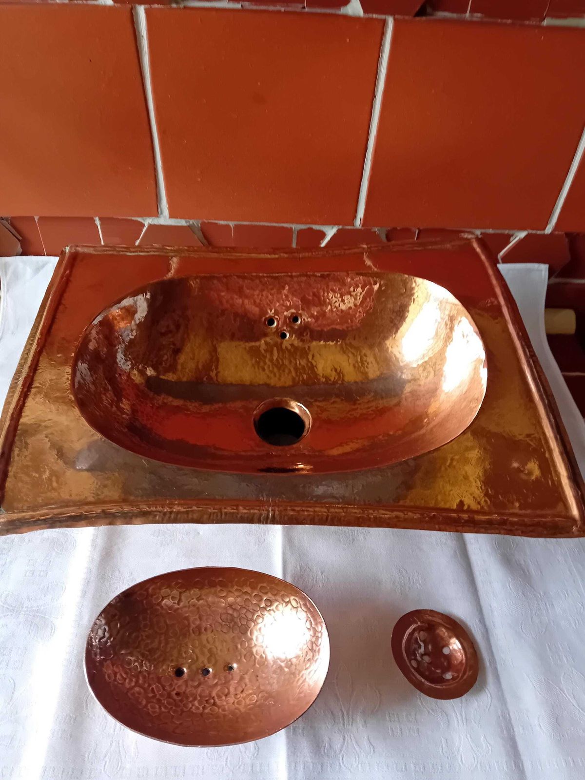 photo for sale Vasque et porte-savon en cuivre, pour petits espaces