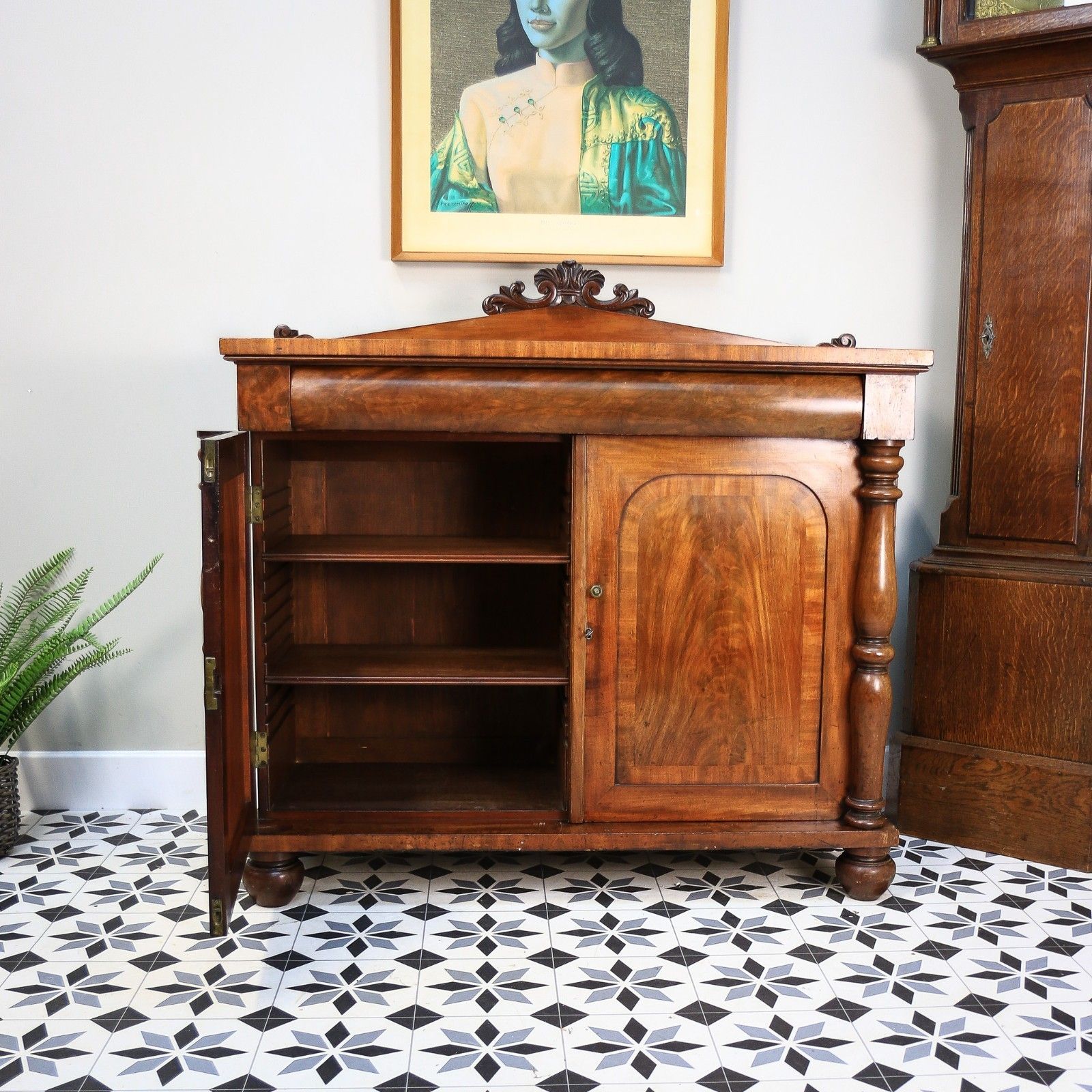 photo furniture Antique Mahogany Chiffonier Sideboard Victorian With Fitted Interior.