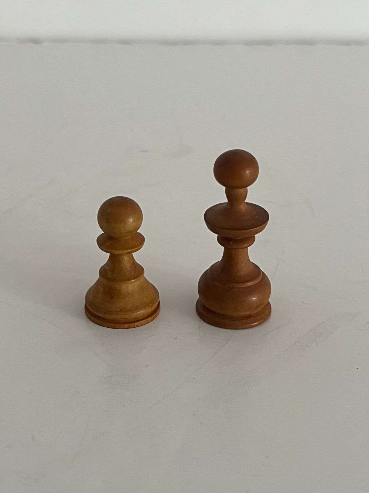 333.0 Handgemaakt antiek schaakspel, Regency-stijl, hardhouten stukken, ca. 1900 photo