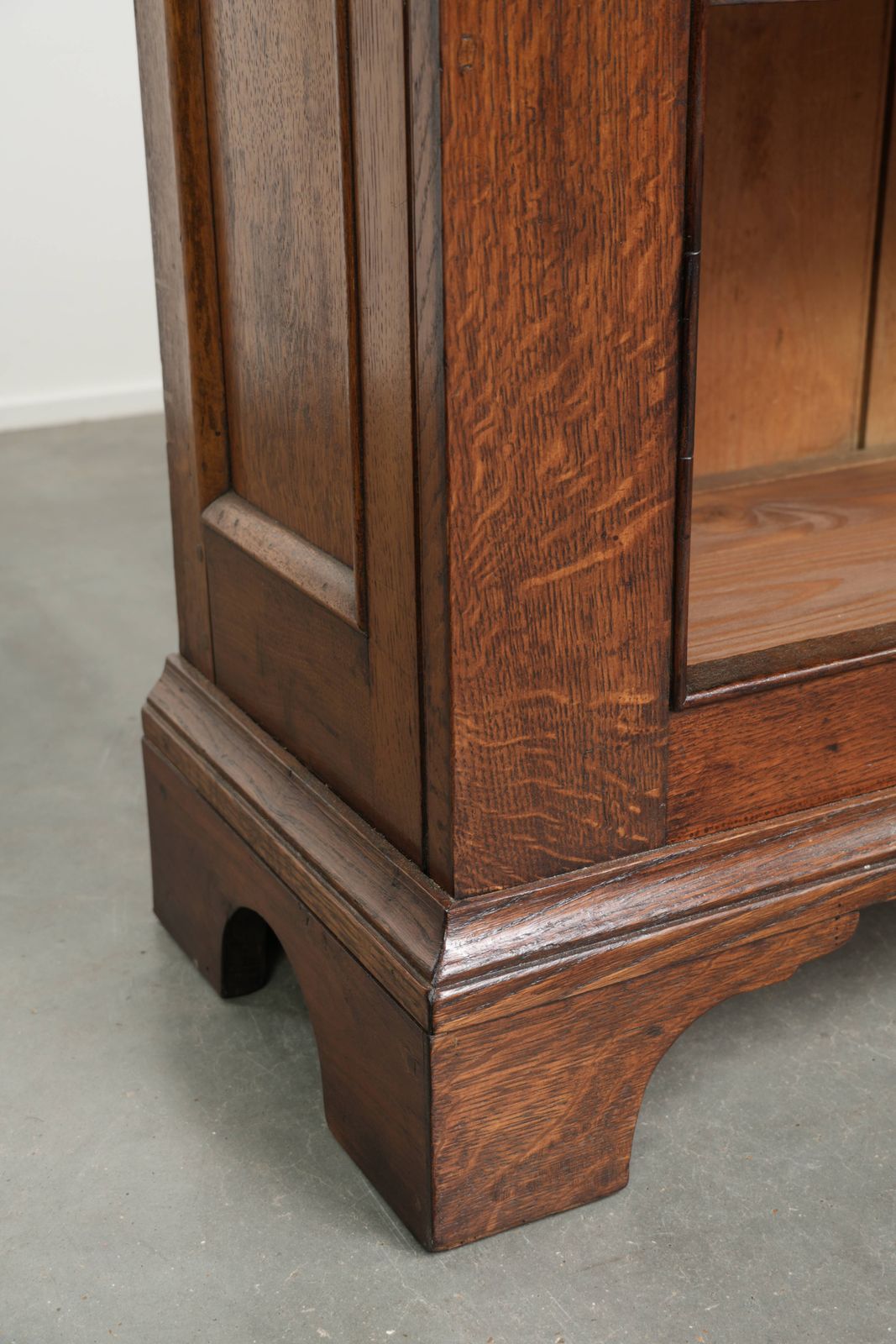 photo for sale Antieke Engelse eiken boekenkast/inlegwerk kabinet uit het midden van de 19e eeuw