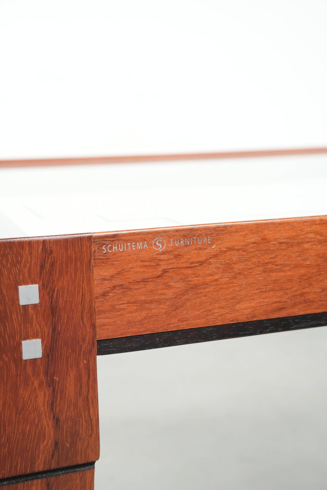 photo furniture Art Deco Salontafel Met Glazen Blad, In Zeer Goede Staat.