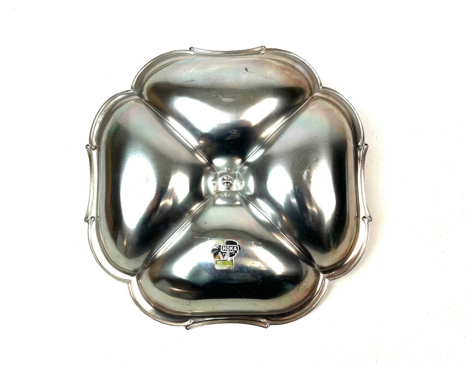 Coupe de table Art déco Bauhaus en métal argenté à bouton en bakélite, par Hoka photo vintage