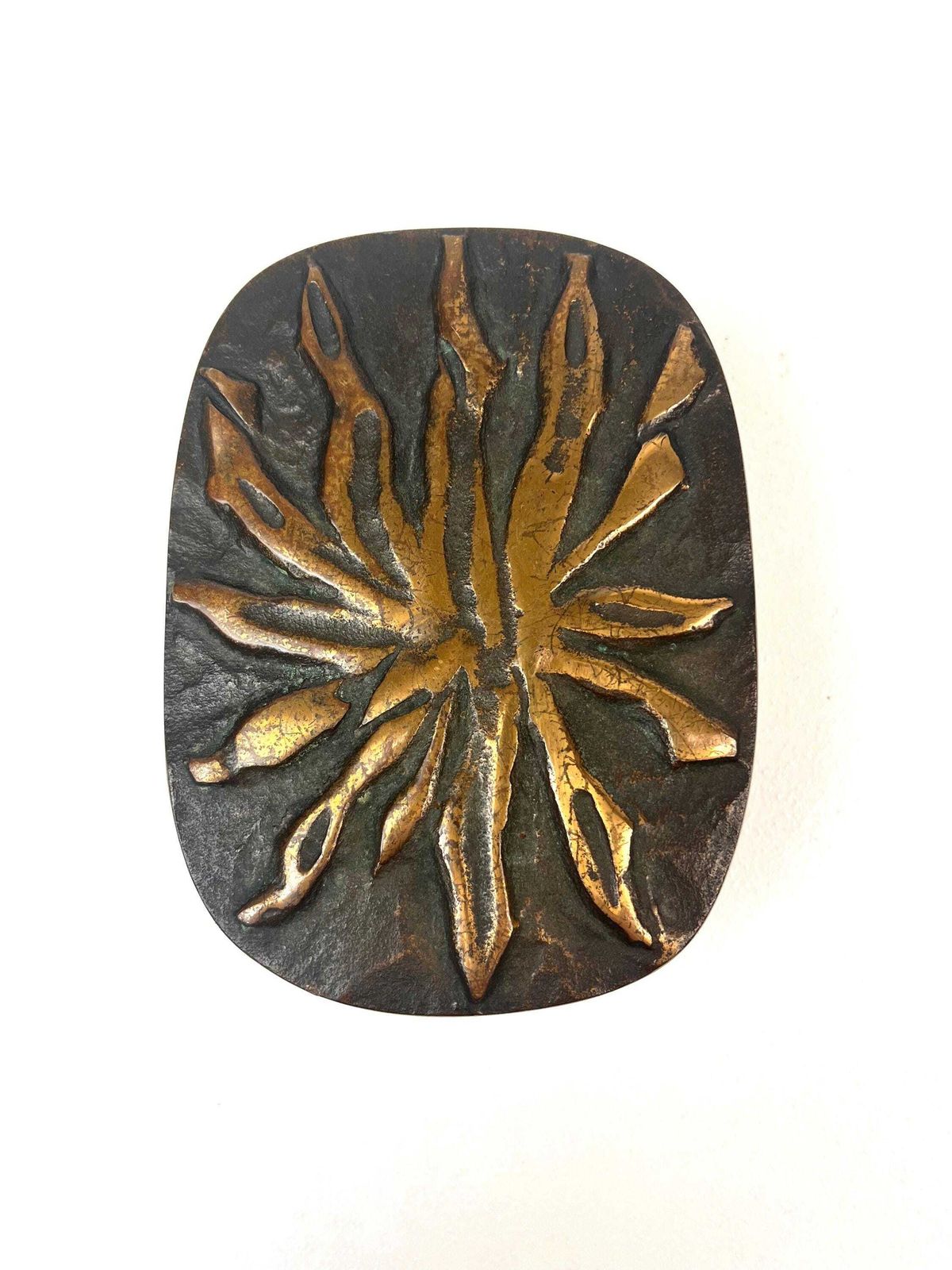 Poignée de porte mid-century en bronze massif coulé, forme abstraite rayonnante, style brutaliste, Allemagne, 1960