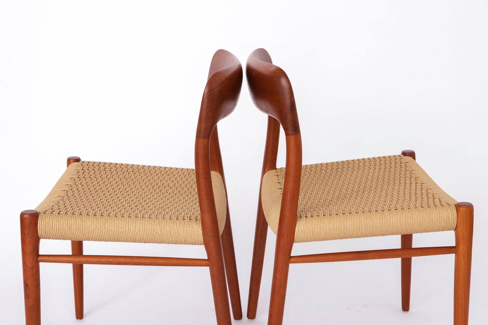 Grote set van 8 Niels Otto Møller teakhouten eetkamerstoelen, Model 75 (ca. jaren 1950), Deense papercord zittingen photo buy