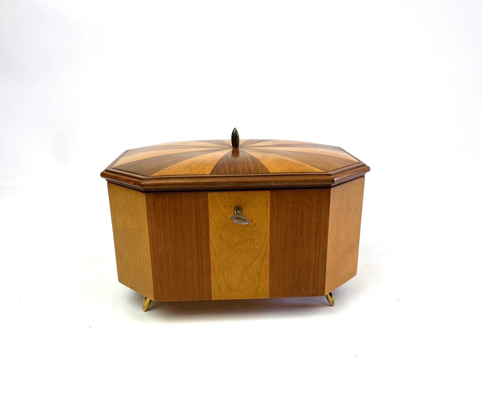 Grote zeldzame mid-century sieradendoos, zonnestraalmarqueterie fineer, slot met sleutel, Duitsland 1950 photo for sale