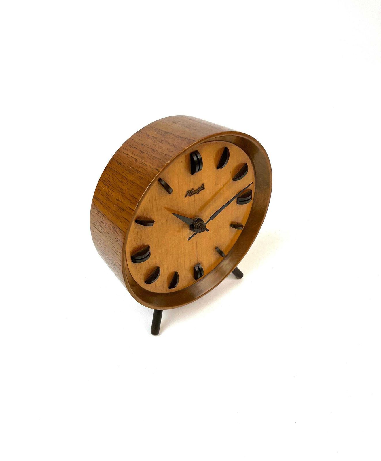 Horloge de bureau ronde mid-century en teck sur trépied par Kienzle, Allemagne, 1960 photo furniture