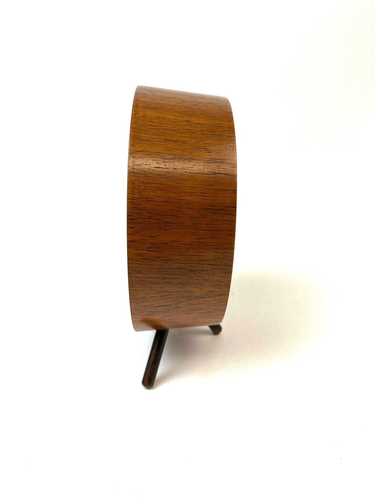 Horloge de bureau ronde mid-century en teck sur trépied par Kienzle, Allemagne, 1960 photo vinterior