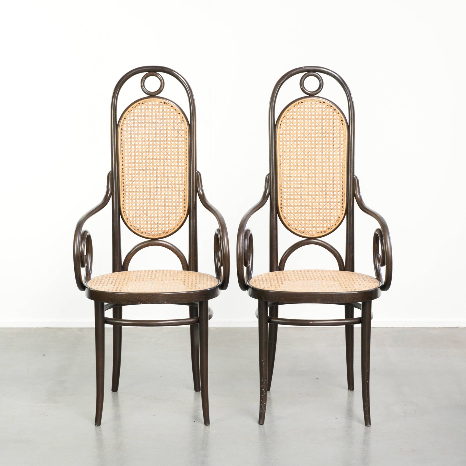 Set Of 2 Original Vintage Thonet Design Chairs, Model Long John, With Armrests, A High Back, Webbing Seat And Backrest, And An Elegantly Curved Wooden