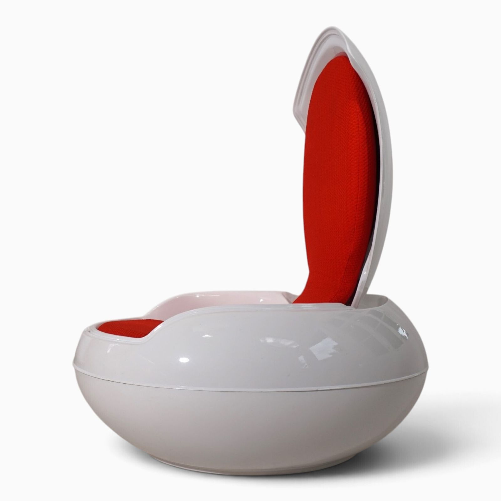 photo buy Peter Ghyczy Senftenberger Egg Lounge Chair/ Garden Egg Chair For Veb Synthesewerk Schwarzheide, 1970
